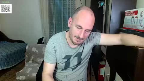 Snapshot of johanbarker chatting on March 12, 10:05 am Johan online show from March 12, 10:05 am