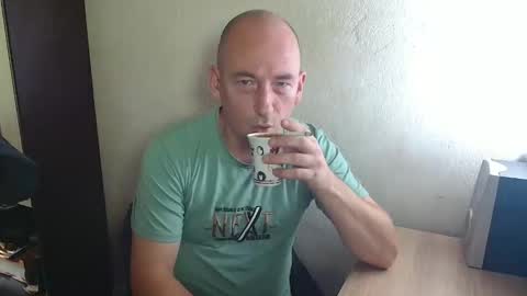 Snapshot of johanbarker chatting on October 12, 10:47 am Johan online show from October 12, 10:47 am