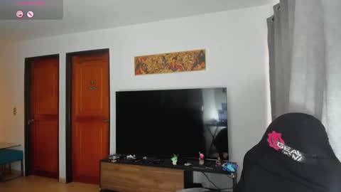 Snapshot of johatsu chatting on December 12, 8:21 pm King - online show from December 12, 8:21 pm