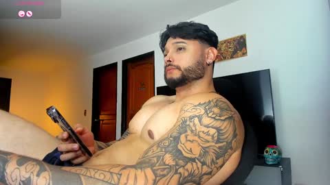 Snapshot of johatsu chatting on January 8, 12:49 am King - online show from January 8, 12:49 am