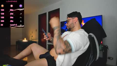 Snapshot of johatsu chatting on October 18, 11:05 pm King - online show from October 18, 11:05 pm