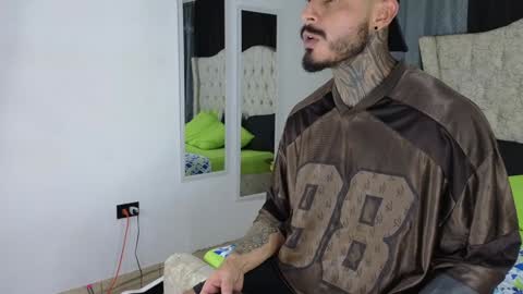 John  online show from February 5, 5:09 pm