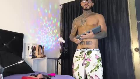 John  online show from February 26, 11:09 am