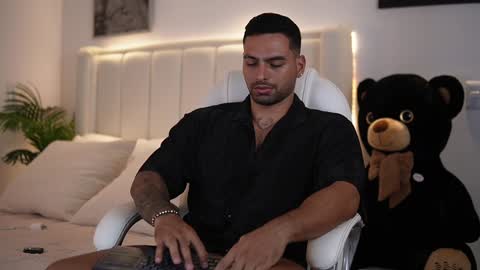 john online show from December 9, 10:52 pm