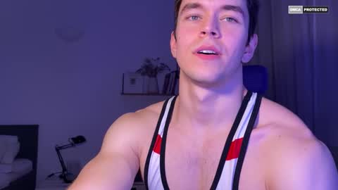 Snapshot of johnnnyhorny chatting on December 17, 8:04 pm Johnny online show from December 17, 8:04 pm