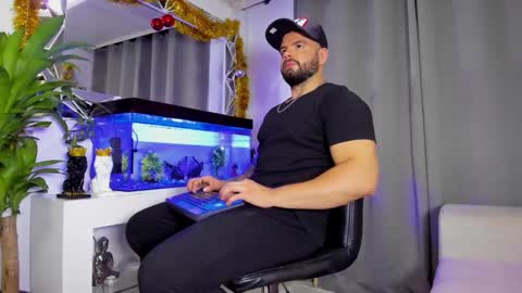 JOHNNY online show from December 3, 12:02 am