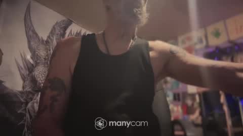 johnnyshung1 online show from January 6, 10:24 am