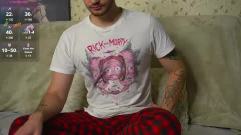 Snapshot of johnstoneisland chatting on October 12, 6:40 pm John online show from October 12, 6:40 pm