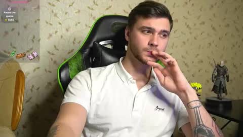 Snapshot of johnstoneisland chatting on October 20, 2:50 pm John online show from October 20, 2:50 pm