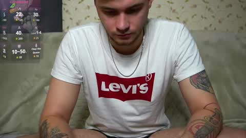 Snapshot of johnstoneisland chatting on November 10, 9:19 am John online show from November 10, 9:19 am