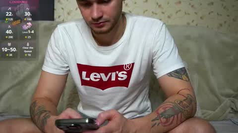 Snapshot of johnstoneisland chatting on November 10, 9:25 pm John online show from November 10, 9:25 pm