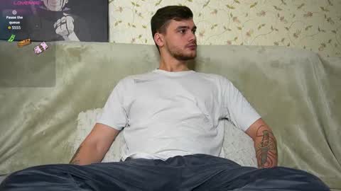 Snapshot of johnstoneisland chatting on November 16, 9:48 am John online show from November 16, 9:48 am