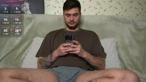 Snapshot of johnstoneisland chatting on November 22, 7:35 pm John online show from November 22, 7:35 pm