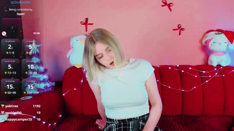 Snapshot of joice_queen chatting on December 27, 2:47 am Paula online show from December 27, 2:47 am