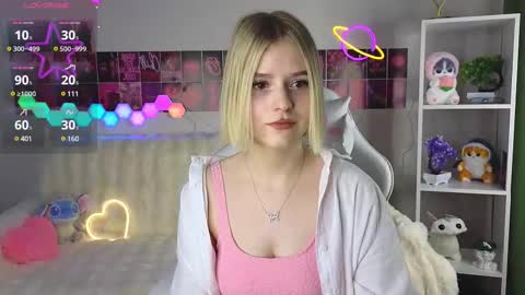 Snapshot of joice_queen chatting on February 14, 10:04 pm Paula online show from February 14, 10:04 pm