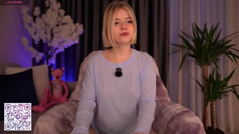 Snapshot of joice_queen chatting on November 14, 4:11 am Paula online show from November 14, 4:11 am