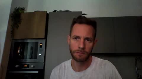 jojo19844 online show from September 19, 8:16 am