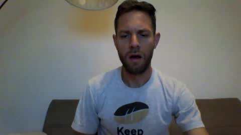 jojo19844 online show from October 16, 4:46 am