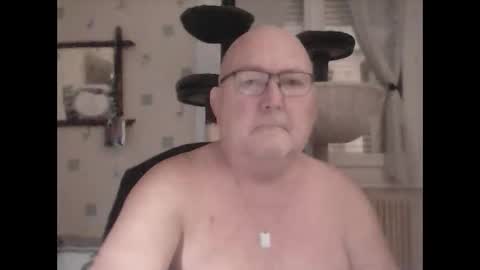 jojo60000529566 online show from December 4, 8:12 am