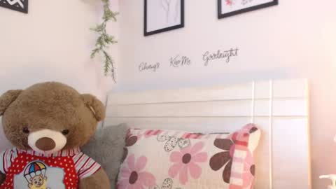 Snapshot of joliet_ chatting on January 4, 12:37 am Joliet online show from January 4, 12:37 am