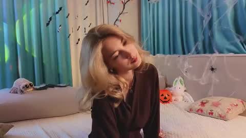 Viola online show from October 30, 11:11 am