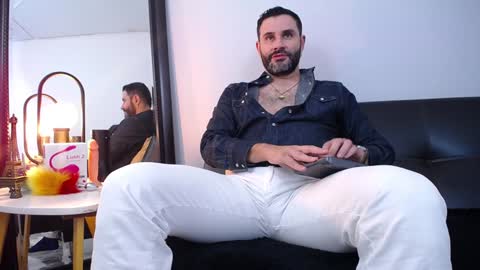  JONAS BEARD  online show from January 4, 11:06 pm