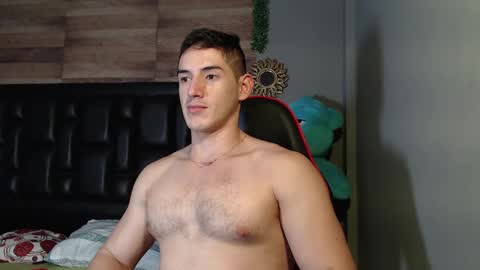 Snapshot of jonathancast08 chatting on February 12, 9:01 pm jonathancast08 online show from February 12, 9:01 pm