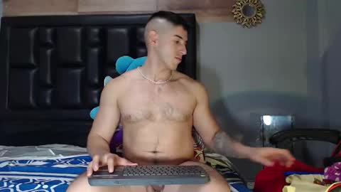 Snapshot of jonathancast08 chatting on February 19, 1:08 am jonathancast08 online show from February 19, 1:08 am