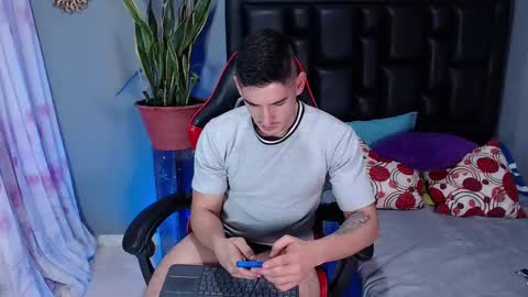 Snapshot of jonathancast08 chatting on March 3, 1:10 am jonathancast08 online show from March 3, 1:10 am