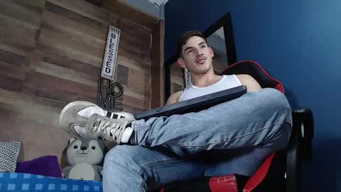 Snapshot of jonathancast08 chatting on September 16, 9:05 pm jonathancast08 online show from September 16, 9:05 pm