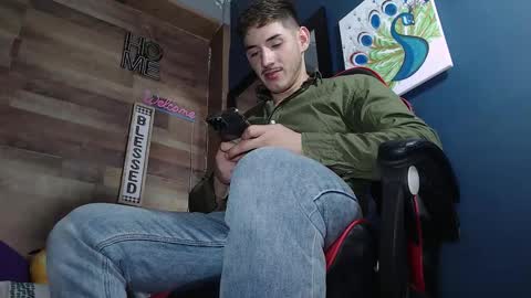 Snapshot of jonathancast08 chatting on October 1, 1:00 am jonathancast08 online show from October 1, 1:00 am