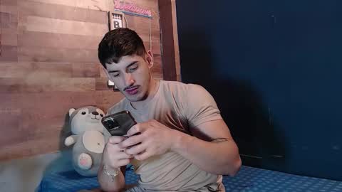 Snapshot of jonathancast08 chatting on November 28, 9:06 pm jonathancast08 online show from November 28, 9:06 pm