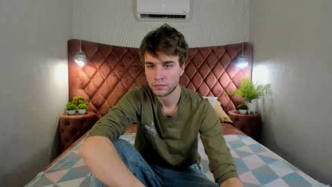 Snapshot of jonnahhell chatting on November 9, 1:42 pm Jonah online show from November 9, 1:42 pm