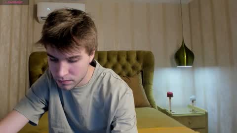 Snapshot of jonnahhell chatting on November 19, 12:27 pm Jonah online show from November 19, 12:27 pm