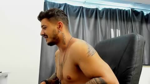 jonnyporn1 online show from January 6, 10:35 am