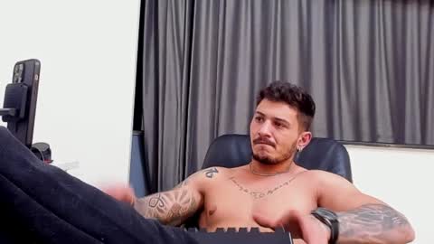 jonnyporn1 online show from January 27, 1:48 am