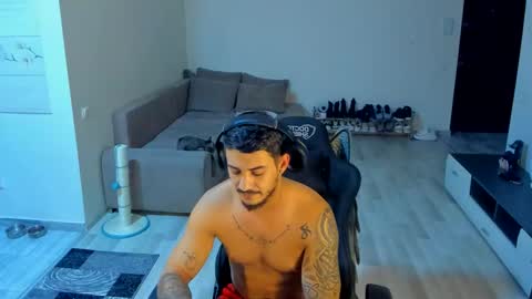 jonnyporn1 online show from October 30, 8:53 pm