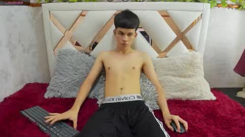 Snapshot of josedaviidd chatting on December 15, 6:23 pm JOSE DAVID online show from December 15, 6:23 pm