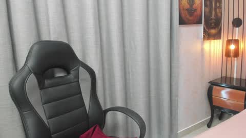 Snapshot of joselyn_sexy_ chatting on December 20, 6:35 pm Katalina online show from December 20, 6:35 pm