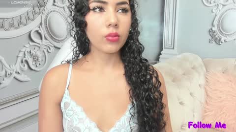 Snapshot of joselyn_sexy_ chatting on January 2, 6:23 pm Katalina online show from January 2, 6:23 pm
