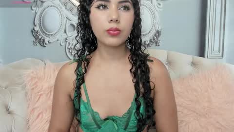 Snapshot of joselyn_sexy_ chatting on January 18, 6:21 pm Katalina online show from January 18, 6:21 pm