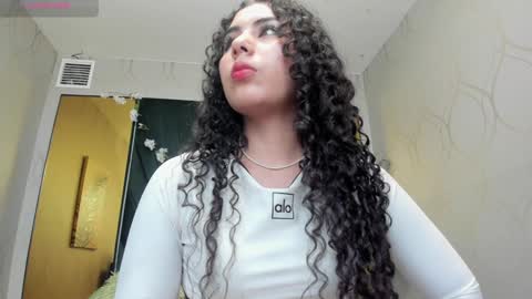 Snapshot of joselyn_sexy_ chatting on February 5, 5:09 pm Katalina online show from February 5, 5:09 pm