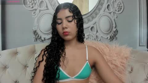 Snapshot of joselyn_sexy_ chatting on February 17, 9:30 pm Katalina online show from February 17, 9:30 pm