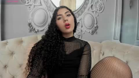 Snapshot of joselyn_sexy_ chatting on February 21, 10:26 pm Katalina online show from February 21, 10:26 pm