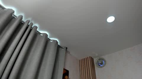 Snapshot of joselyn_sexy_ chatting on March 8, 6:26 pm Katalina online show from March 8, 6:26 pm