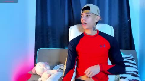 Josep online show from December 28, 11:37 pm