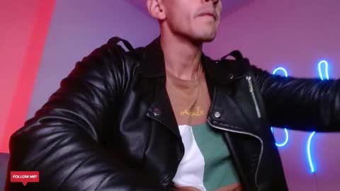  JOYLOPEZFIT online show from February 8, 11:12 am