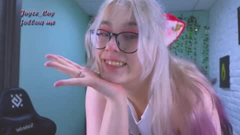 Snapshot of joyce_coy chatting on December 21, 4:36 pm Joyce online show from December 21, 4:36 pm