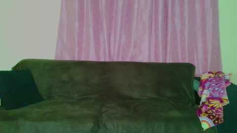 Snapshot of joyshe__vergara chatting on December 17, 4:18 am online show from December 17, 4:18 am