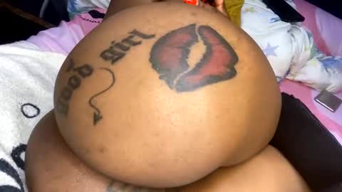 Butterflyass online show from January 9, 5:23 am